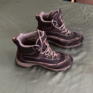 LL Bean Women's Tek 2.5 Snow Sneakers Size 9M